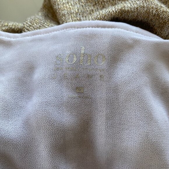 Soho beige and white layered pullover stretchy 3/4 sleeve top with gold shimmer - Picture 7 of 9